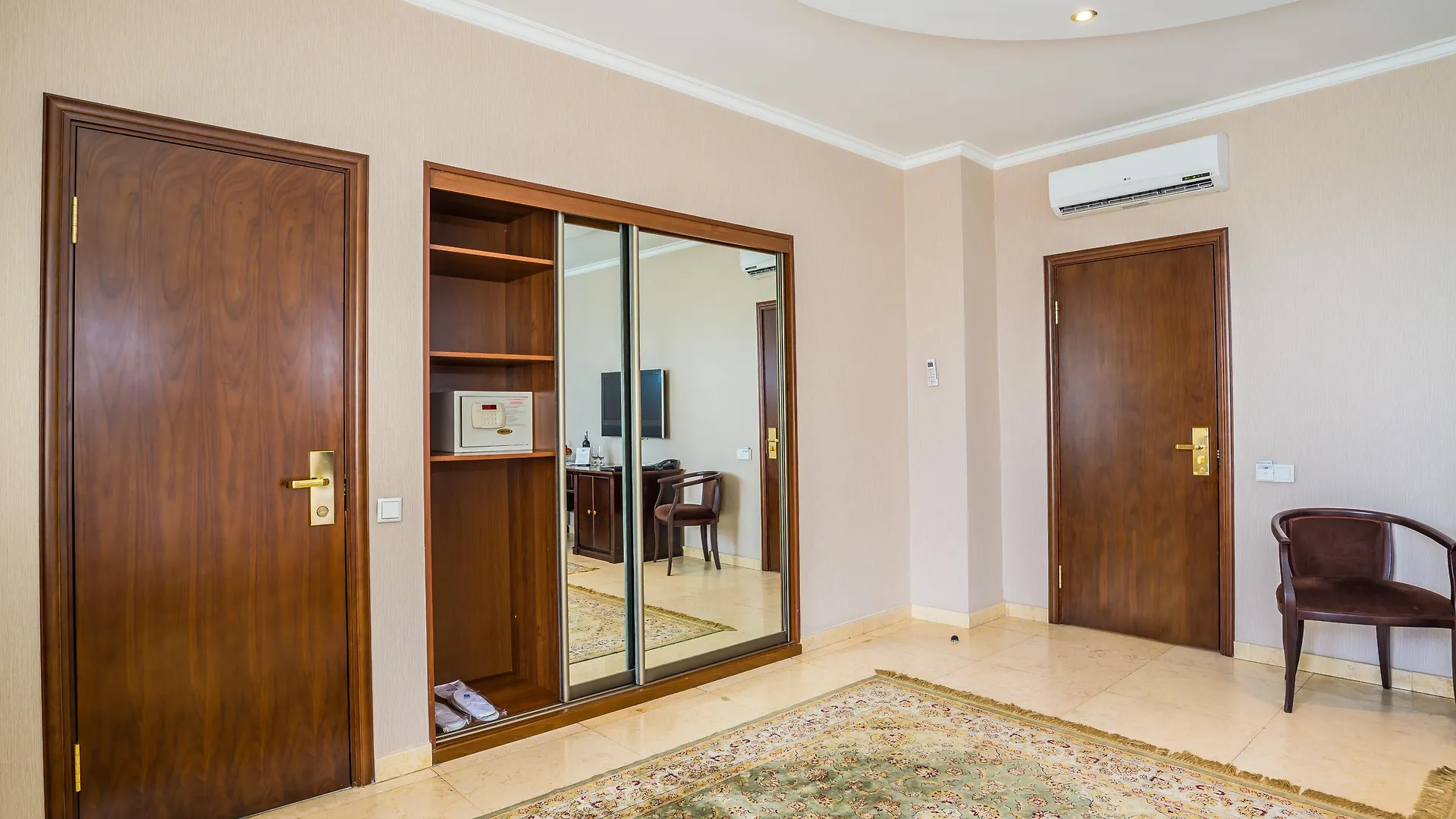 Royal Petrol Hotel Almaty