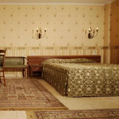Royal Petrol Hotel Almaty 3*,